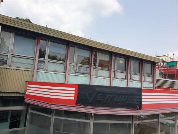 locale commerciale in vendita a Varese in zona Biumo