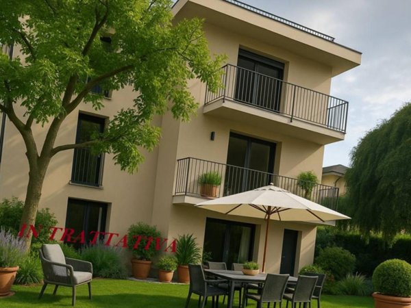 appartamento in vendita a Varese in zona Casbeno