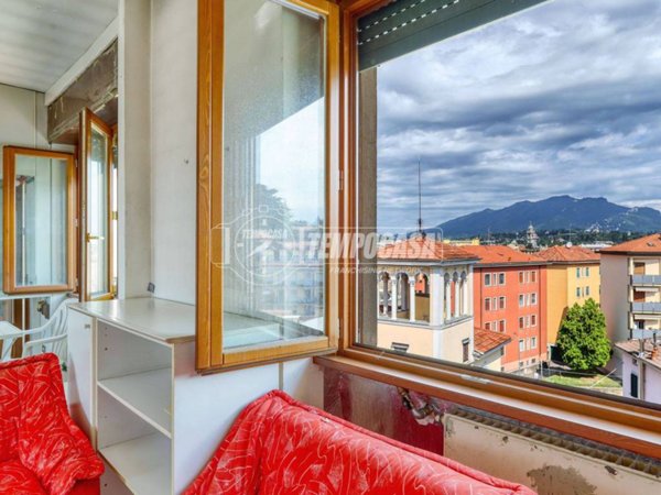 appartamento in vendita a Varese in zona Bizzozero