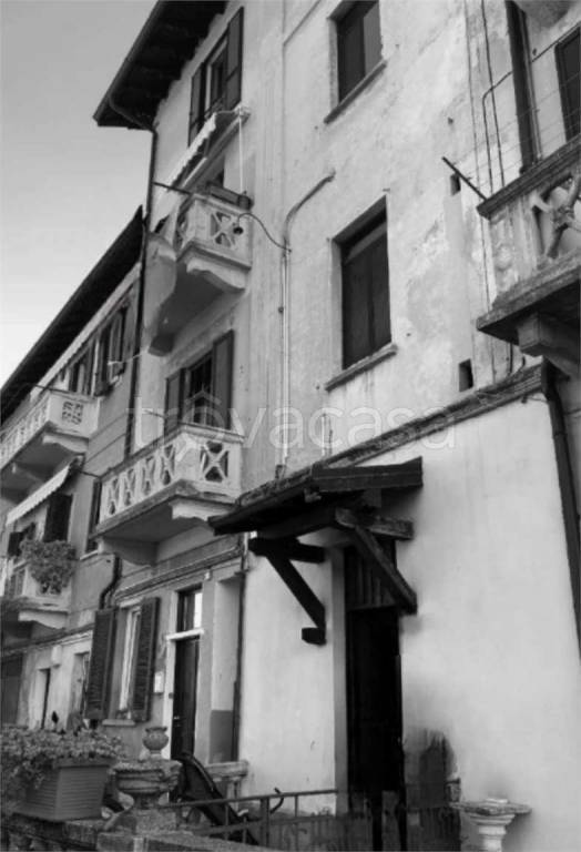 appartamento in vendita a Varese in zona Giubiano