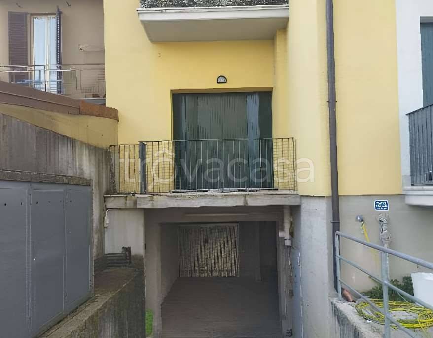 appartamento in vendita a Varese in zona Giubiano