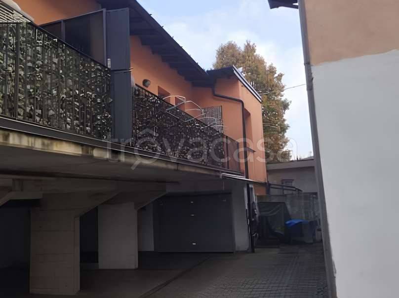 appartamento in vendita a Varese in zona Giubiano