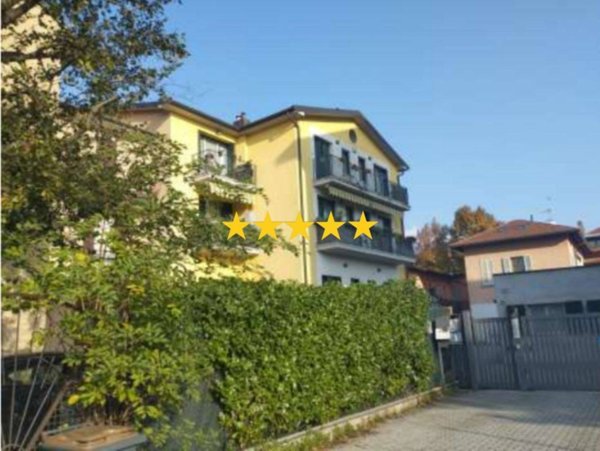 appartamento in vendita a Varese in zona Giubiano