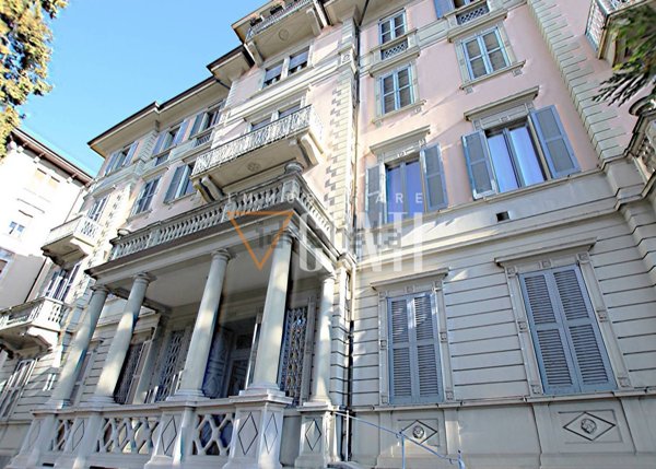appartamento in vendita a Varese in zona Centro Città