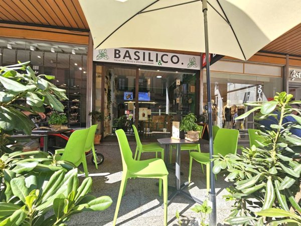 negozio in vendita a Varese in zona Biumo