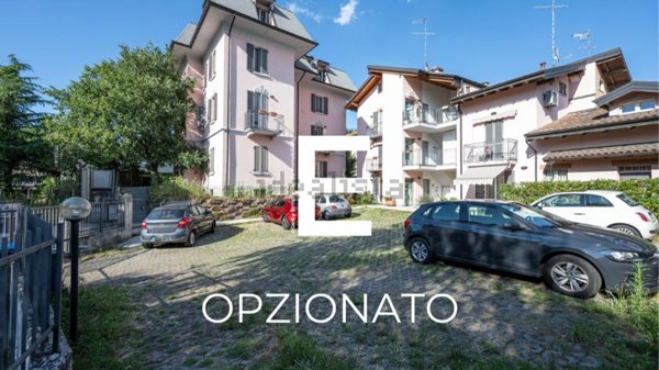 appartamento in vendita a Varese in zona Avigno