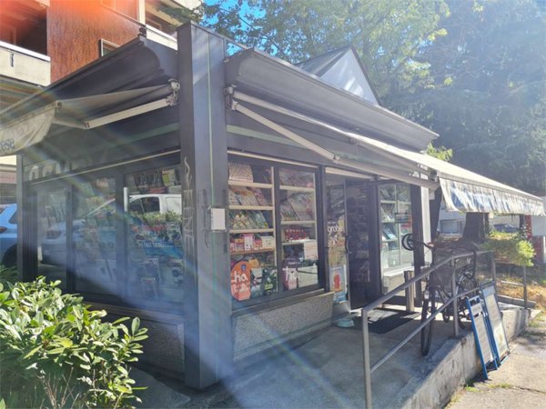 negozio in vendita a Varese in zona Masnago