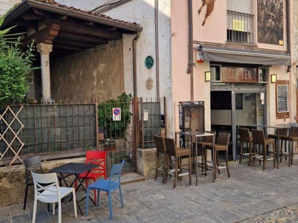 negozio in vendita a Varese in zona Biumo