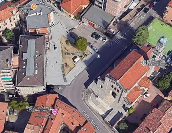 appartamento in vendita a Varese in zona Giubiano