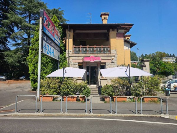 negozio in vendita a Varese in zona Ippodromo