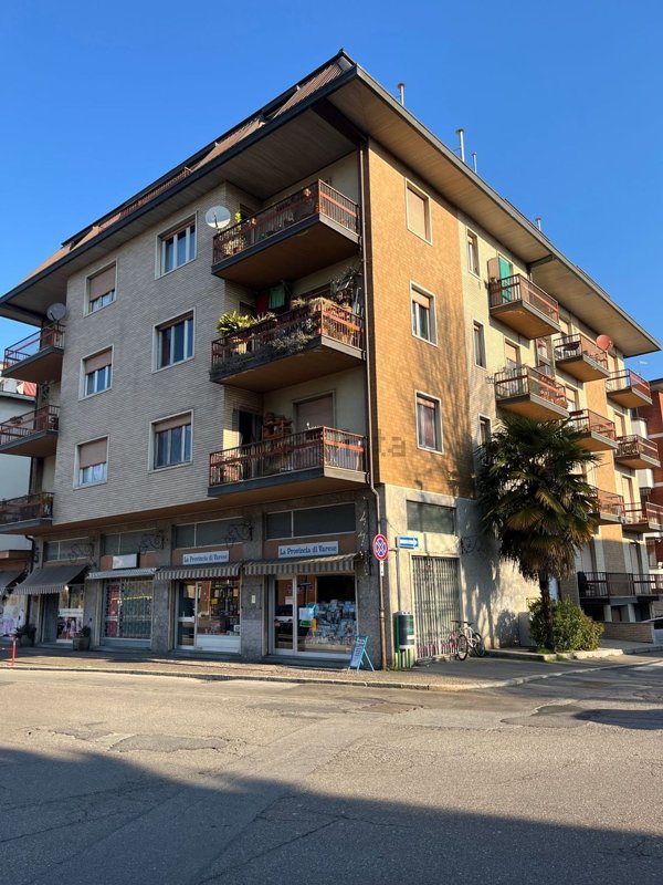 appartamento in vendita a Varese in zona Giubiano
