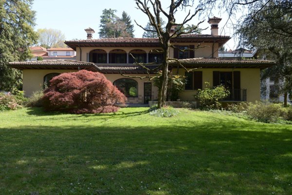 casa indipendente in vendita a Varese