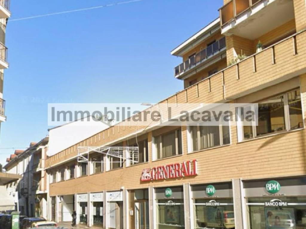 appartamento in vendita a Varese in zona Biumo