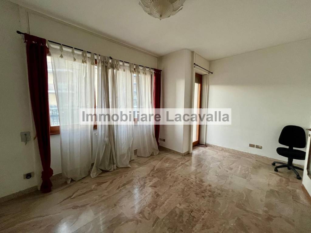 appartamento in vendita a Varese in zona Biumo