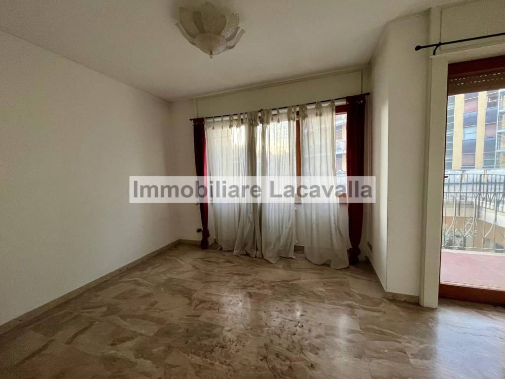 appartamento in vendita a Varese in zona Biumo