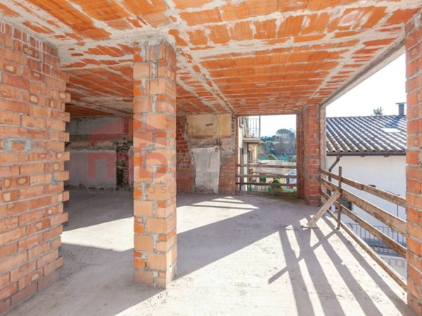 casa indipendente in vendita a Varese in zona Capolago