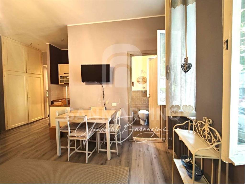 appartamento in vendita a Varese in zona Giubiano