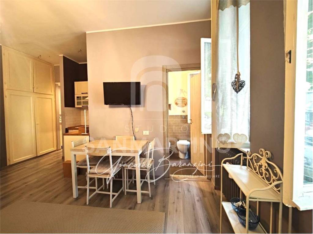 appartamento in vendita a Varese in zona Giubiano