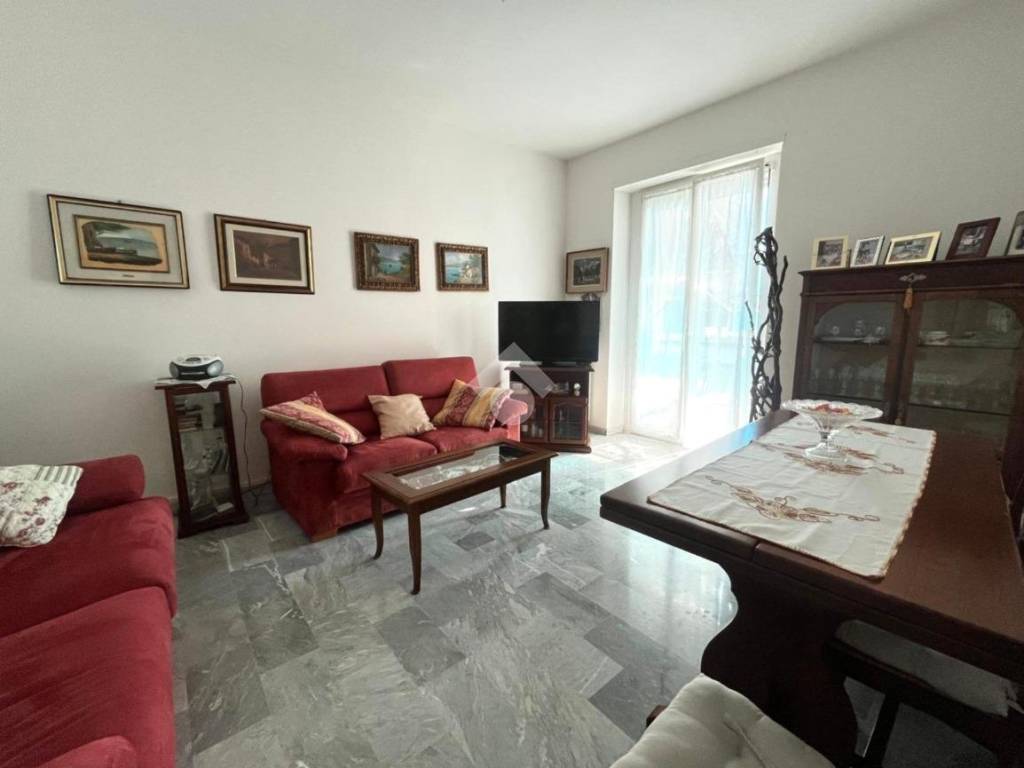appartamento in vendita a Varese in zona Santa Maria del Monte