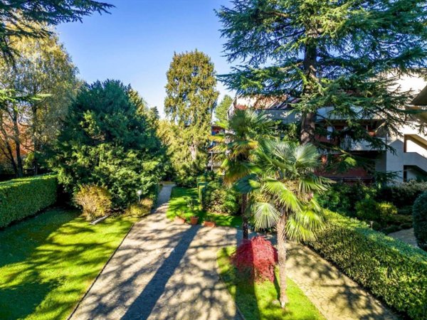 appartamento in vendita a Varese in zona Viale Aguggiari