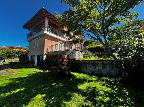 casa indipendente in vendita a Varese in zona Giubiano