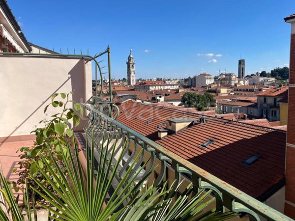 appartamento in vendita a Varese in zona Centro Città
