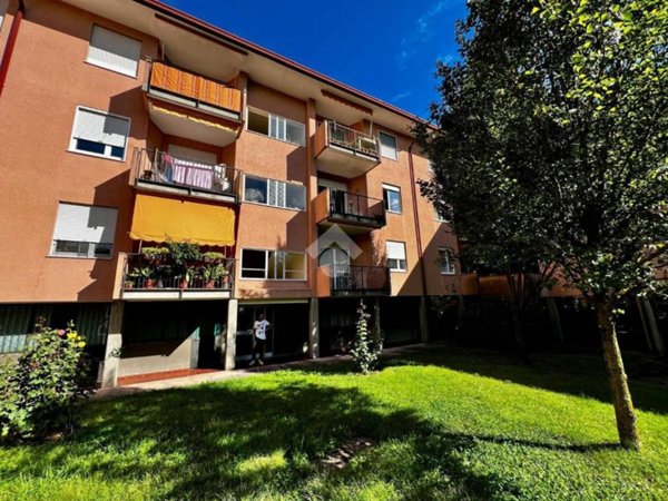 appartamento in vendita a Varese in zona Bizzozero