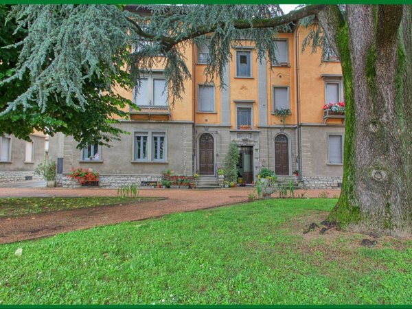 appartamento in vendita a Varese in zona Biumo