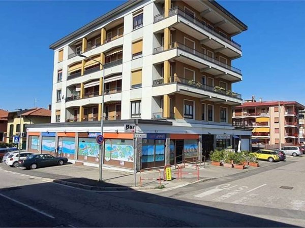 negozio in vendita a Varese in zona Bobbiate