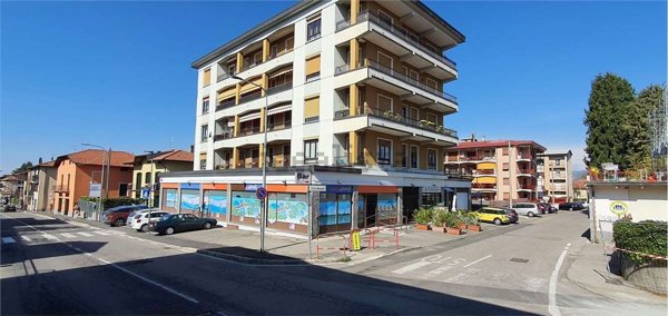 negozio in vendita a Varese in zona Bobbiate