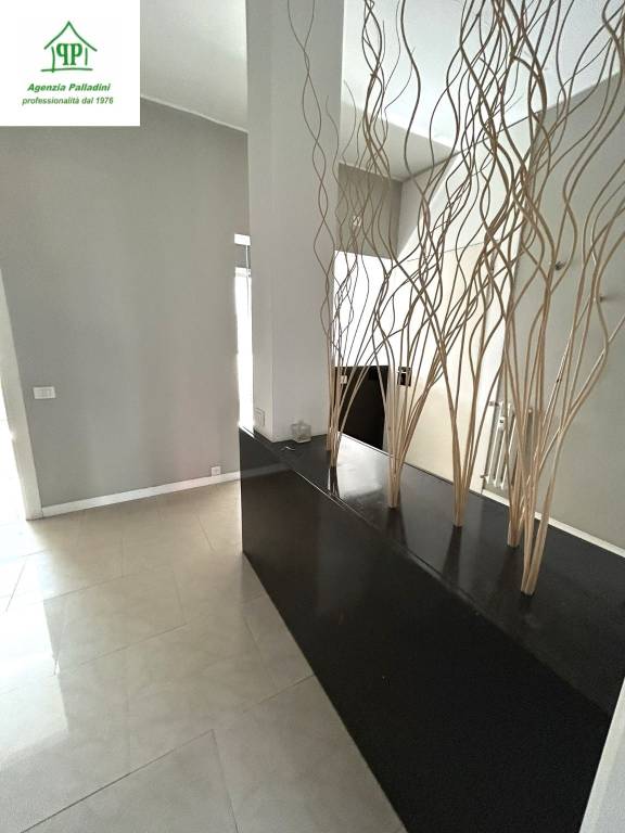appartamento in vendita a Varese in zona Centro Città