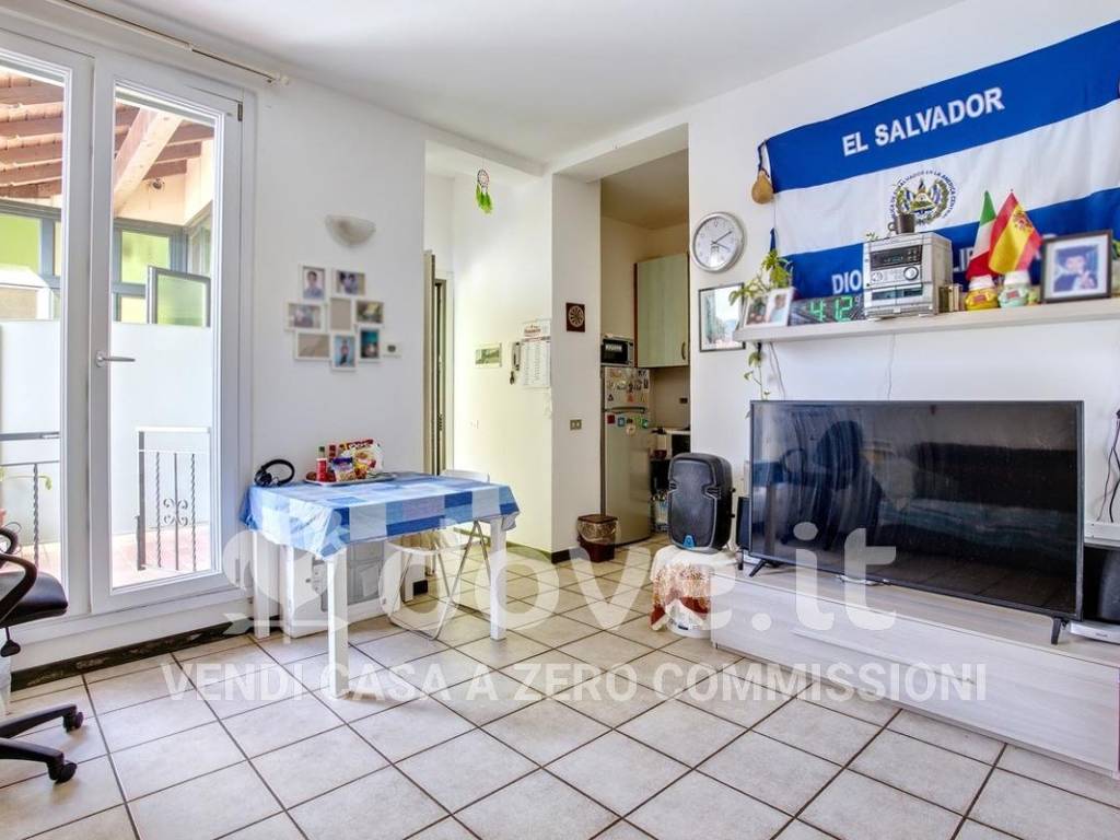 appartamento in vendita a Varese in zona Giubiano