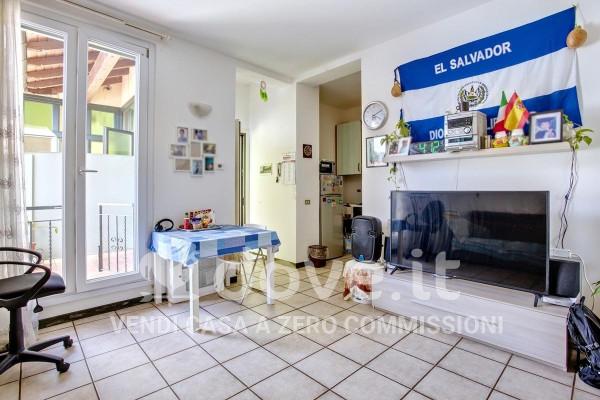 appartamento in vendita a Varese in zona Giubiano