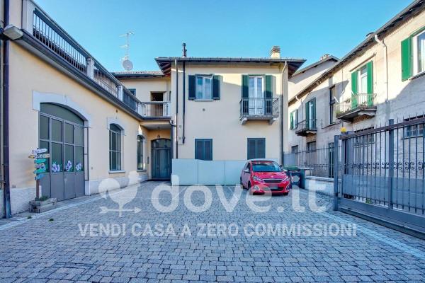 appartamento in vendita a Varese in zona Giubiano