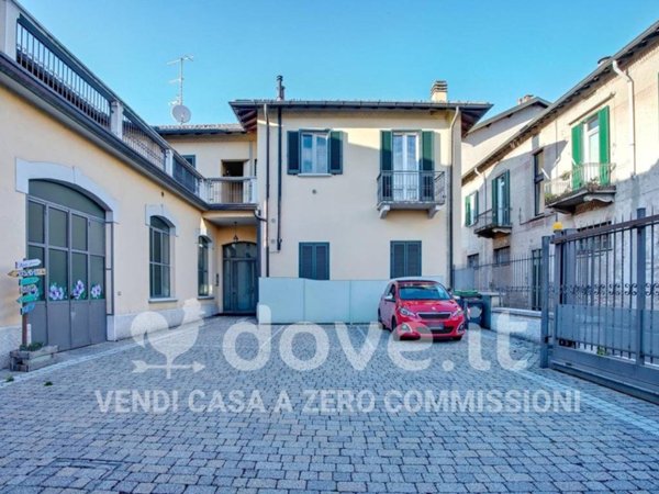 appartamento in vendita a Varese in zona Giubiano