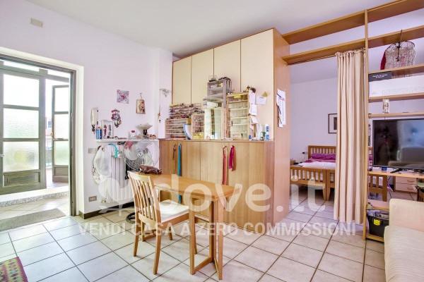 appartamento in vendita a Varese in zona Giubiano