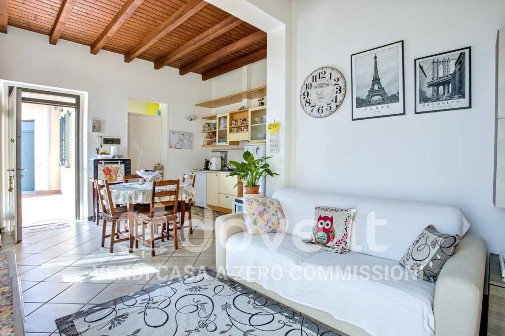 appartamento in vendita a Varese in zona Giubiano