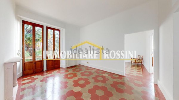 appartamento in vendita a Varese in zona Santa Maria del Monte