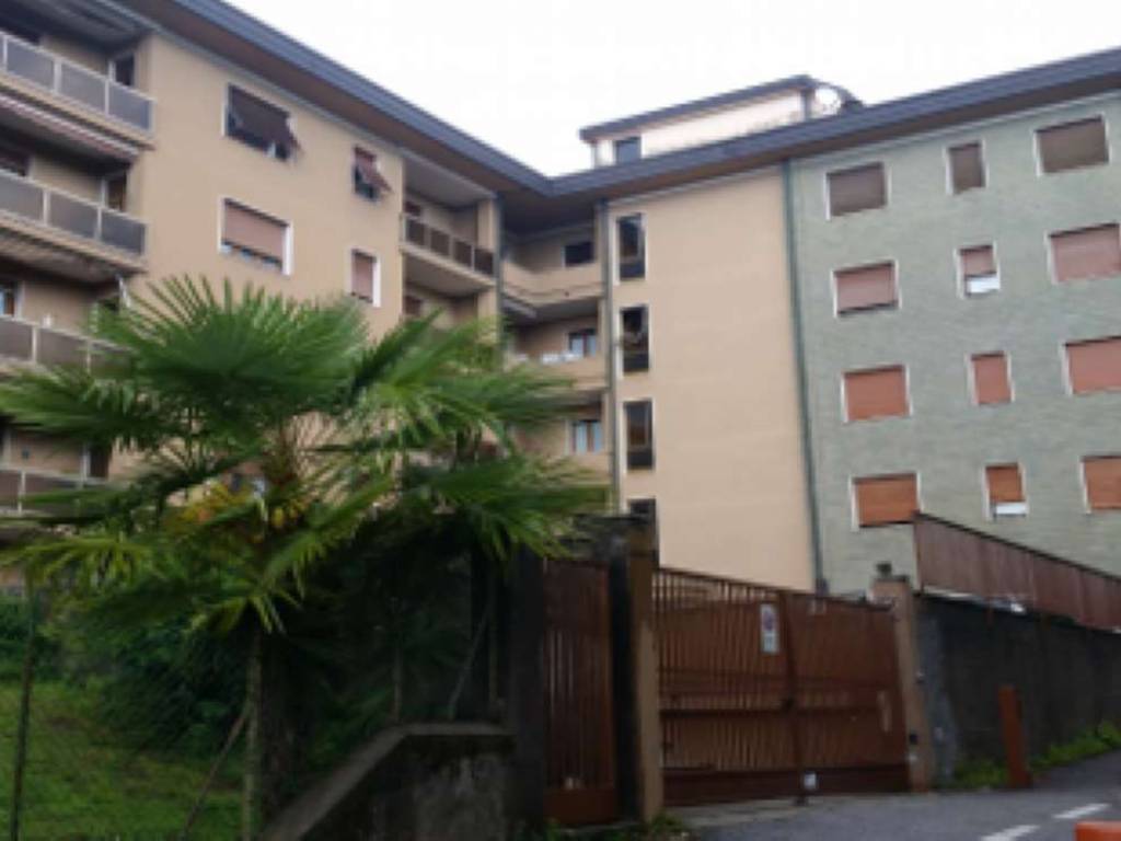locale commerciale in vendita a Varese in zona Viale Belforte