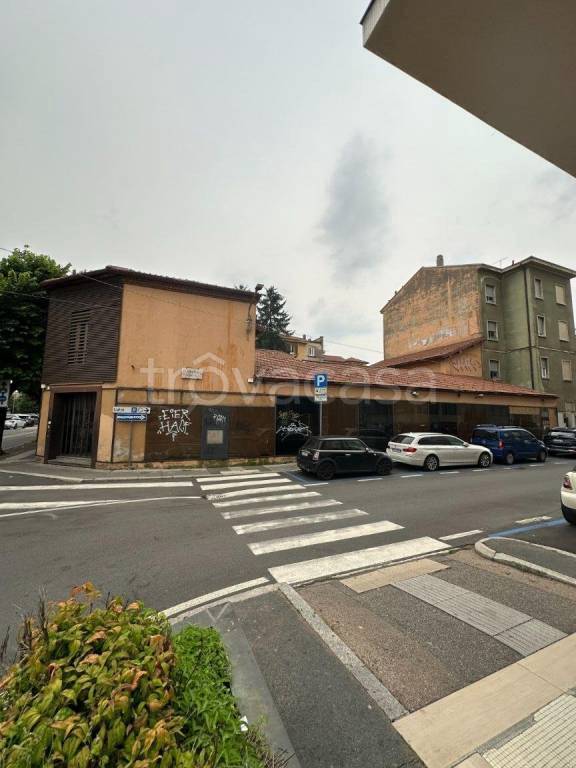 ufficio in vendita a Varese in zona Centro Città