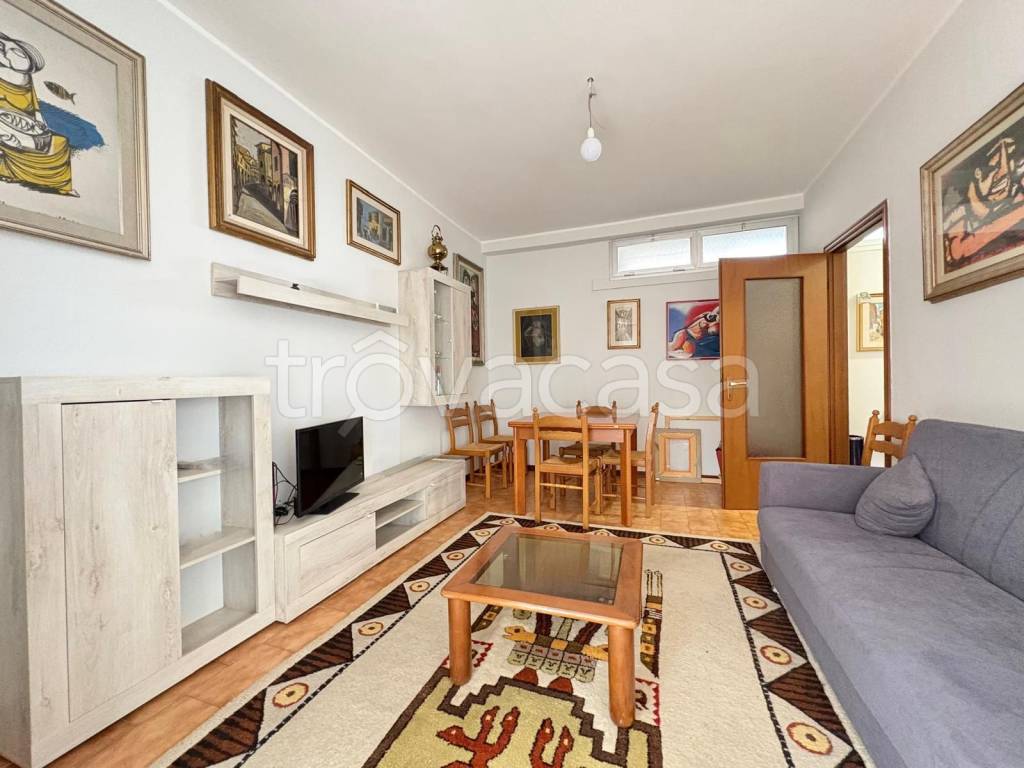 appartamento in vendita a Varese in zona Avigno