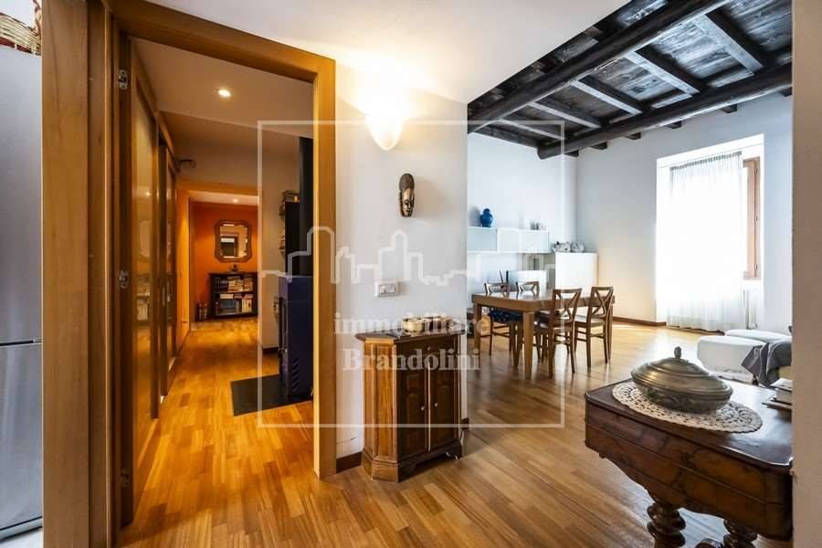 appartamento in vendita a Varese in zona Biumo