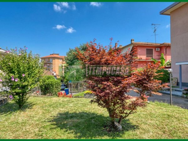 appartamento in vendita a Varese in zona Giubiano