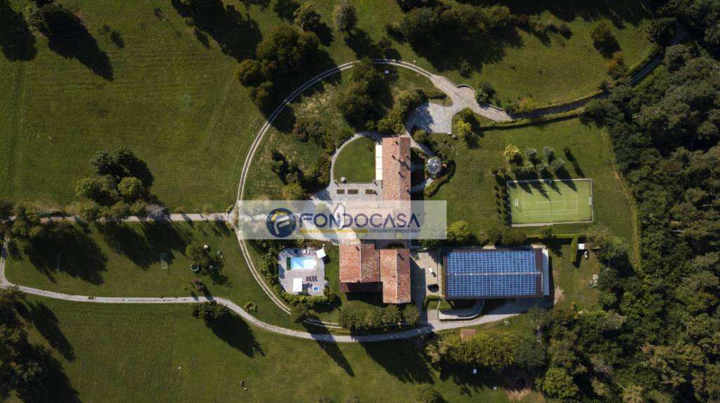 negozio in vendita a Varese in zona Giubiano