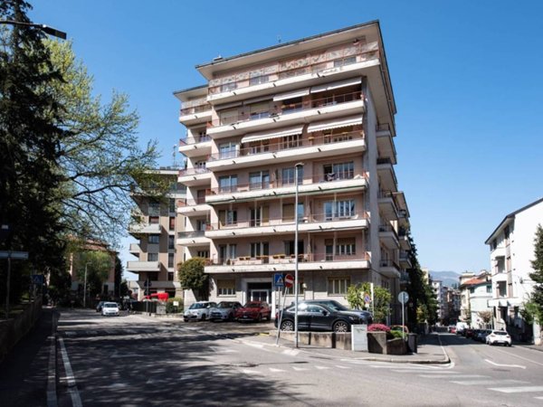 appartamento in vendita a Varese in zona Bosto