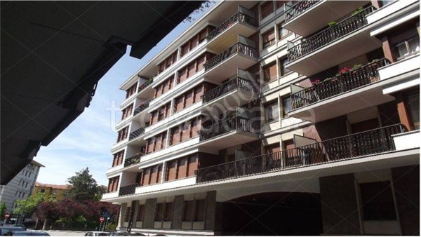 appartamento in vendita a Varese in zona Brunella