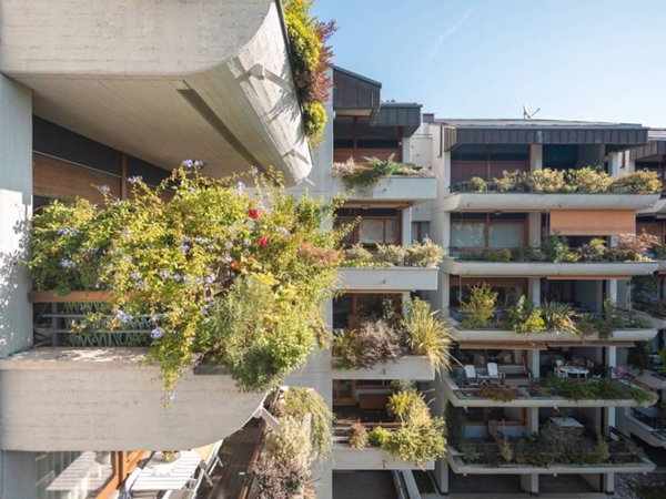 appartamento in vendita a Varese in zona Brunella