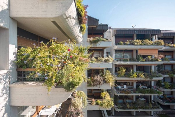 appartamento in vendita a Varese in zona Brunella