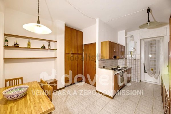 appartamento in vendita a Varese in zona Biumo