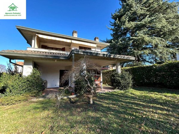 casa indipendente in vendita a Varese in zona Bosto